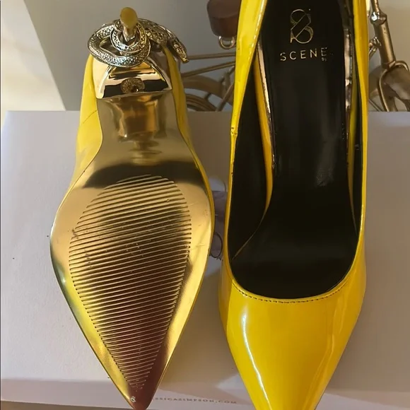 Scene Weaver Yellow and Gold Stiletto Heels with Serpent Embellishment nwot - Picture 6 of 10